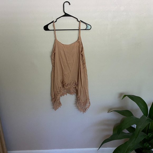 Coco & Jaimeson Tan Flowy Tank - Picture 3 of 5